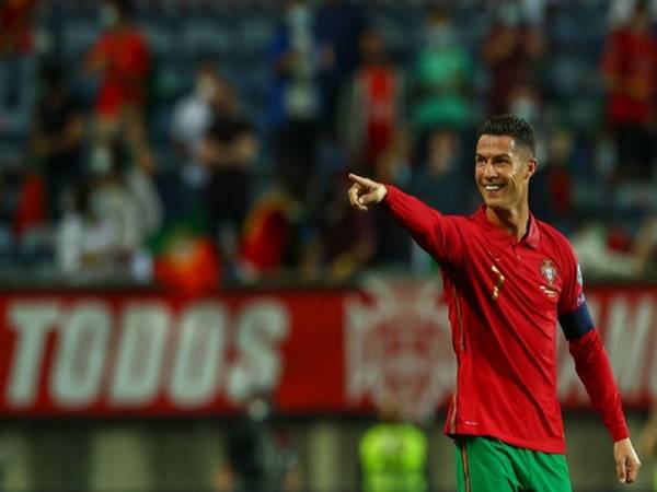 Bóng đá Anh trưa 13/10: Ronaldo tuyên bố chắc nịch về bản năng săn bàn