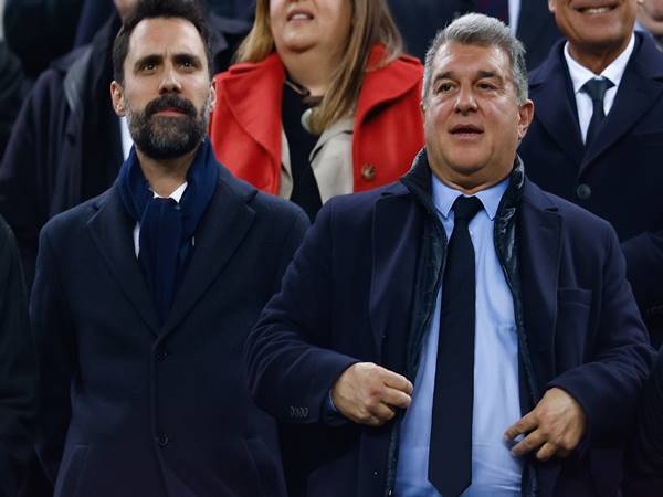 Tin bóng đá trưa 17/2: Barca trả 7 triệu euro để trọng tài tư vấn