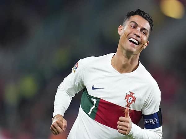 Cầu thủ chạy nhanh nhất thế giới - Cristiano Ronaldo với tốc độ 38,6 Km/h