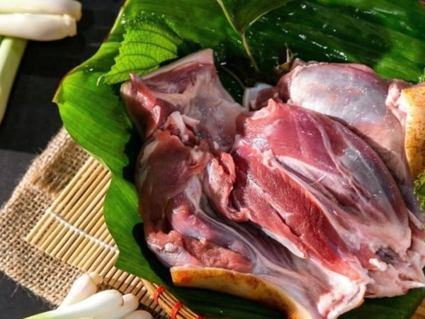 Ngủ mơ thấy thịt dê báo mộng điềm đen hay đỏ?