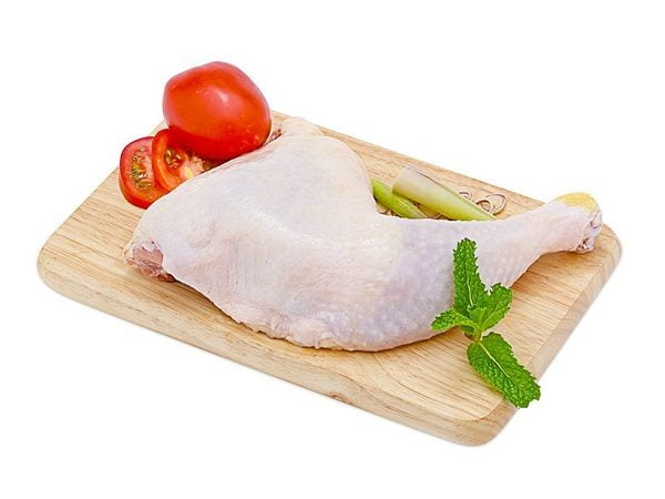 Nằm mơ thấy thịt gà chảy máu hoặc dính bẩn