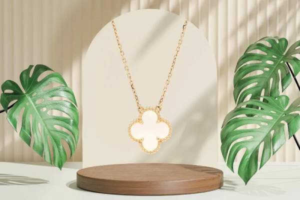 Nằm mơ thấy dây chuyền vàng là điềm gì, sắp đổi vận chăng?