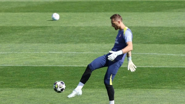 Barcelona lộ điểm yếu: Áp lực bủa vây trước giờ đại chiến