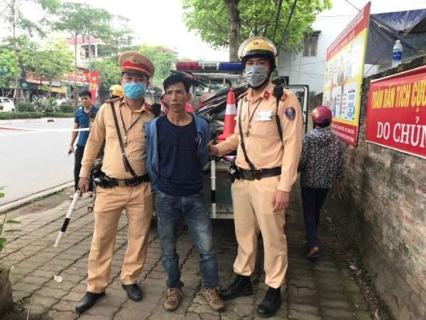 Mộng thấy người khác bị công an bắt